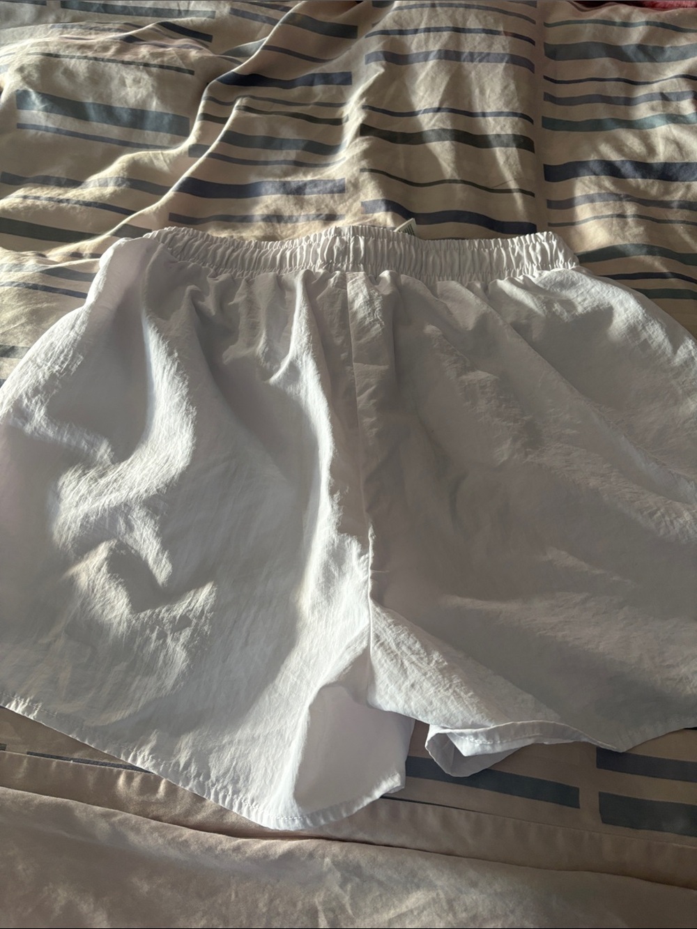 ALO Yoga White Athletic Shorts - Picture 4 of 4